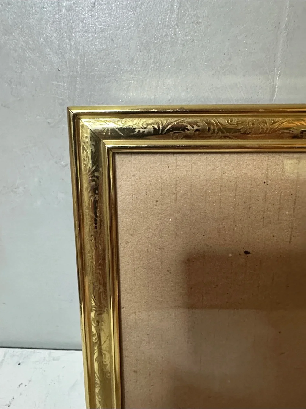 VINTAGE ORNATE GOLD METAL PICTURE FRAME FITS 5X7